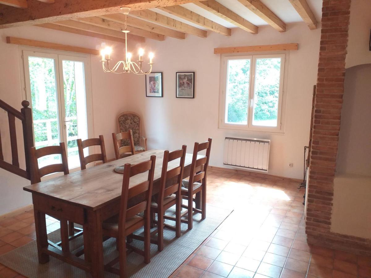 Belle Maison Proche De La Ville Et Du Lac Belcaire Dış mekan fotoğraf